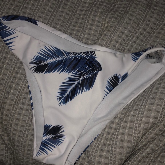 Blue bikini - Picture 2 of 2